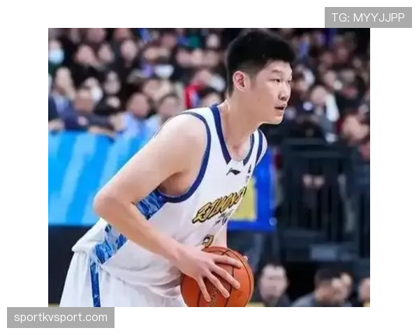 胡金秋家里冰箱贴全是训练计划，连牛奶盒上都写着体脂率