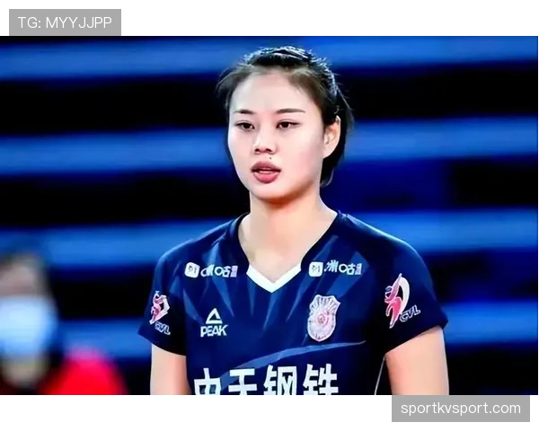 龚翔宇赛后街拍:名牌、豪车、精致妆,和场上那个拼命三郎真的不是一人 龚翔宇赛后街拍:名牌、豪车、精致妆,和场上那个拼命三郎真的不是一人